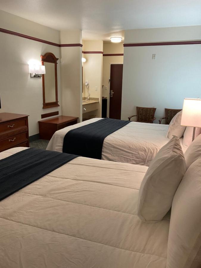 Budget Host Inn And Suites 캐머런 외부 사진