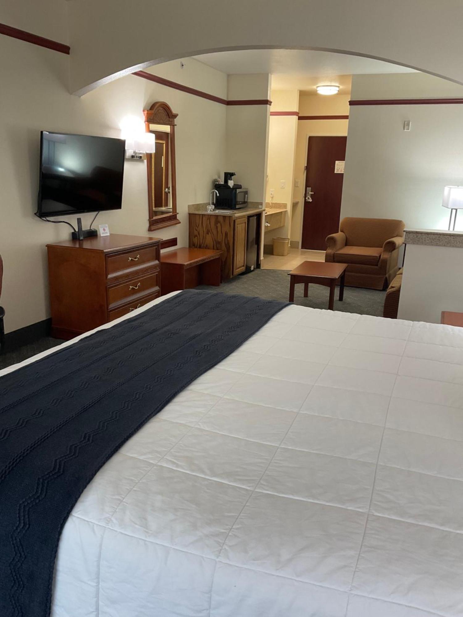 Budget Host Inn And Suites 캐머런 외부 사진