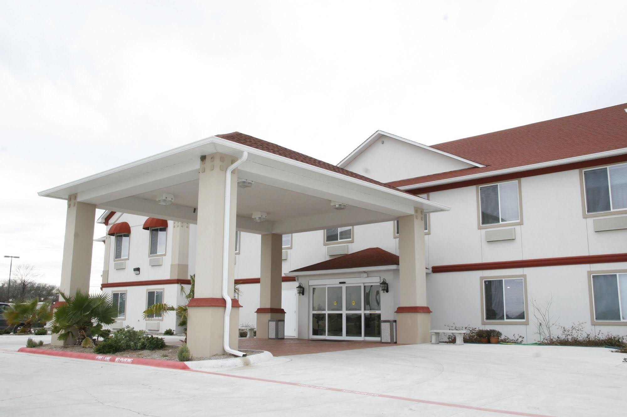 Budget Host Inn And Suites 캐머런 외부 사진