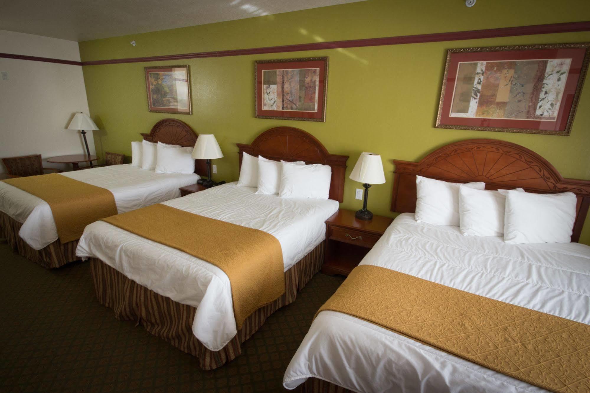 Budget Host Inn And Suites 캐머런 외부 사진